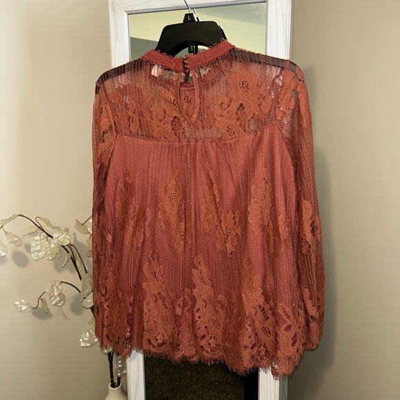 🍂Blue Rain Lace Blouse in Warm Rust - Picture 2 of 3